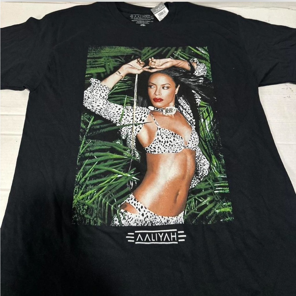 Rue21 Black Graphic Tee
